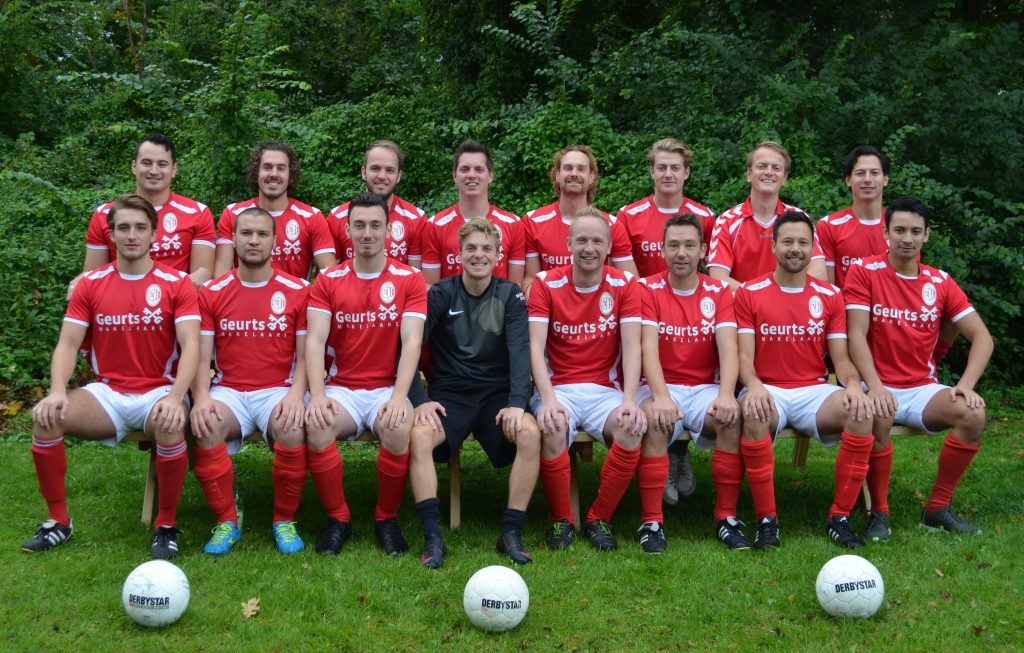 Selectie LSVV 3, seizoen '17/'18. Achterste rij, v.l.n.r.: Gideon van Es, Dennis Hillenaar, Sven Bergman, Sebastiaan Bunnig, Joren Jurgens, Wessel Heikens, Wouter van Muijden, Jurriaan Vermeulen. Voorste rij: Joris Bonarius, Kim Akius, Robin Remmerswaal, Sander Redel, Ferdinand Stouten, Jasper Steeneveld, Laurens Vermeulen, Jochem van Es. Niet op de foto: Tom van Duin, Tim Hermsen, Arjen van Splunter, Ted Soesbergen.